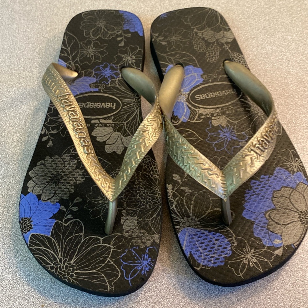 Havaianas - Ladies flip flops. Size 7-8